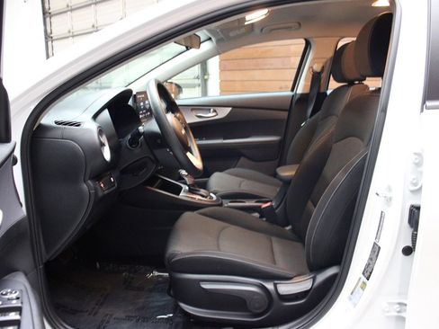 Used 2023 Kia Forte LX FWD image 18