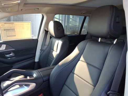 Used 2026 Mercedes-Benz GLS 450 4MATIC image 13