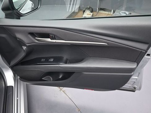 Used 2025 Toyota Camry LE FWD image 32