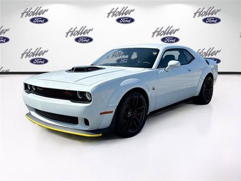 Used 2022 Dodge Challenger R/T Scat Pack RWD image 3