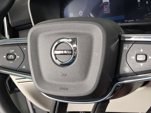 Certified 2026 Volvo XC40 B5 Plus AWD/4WD image 32