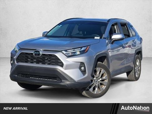 Used 2023 Toyota RAV4 XLE Premium image 1
