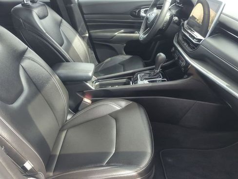 Used 2024 Jeep Compass Limited w/ High Altitude Package image 27