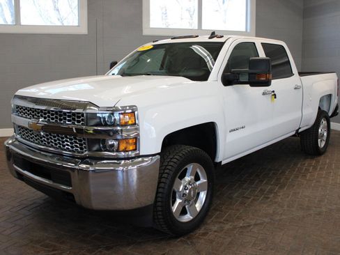 Used 2019 Chevrolet Silverado 2500 W/T w/ Snow Plow Prep Package image 3