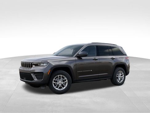 New 2025 Jeep Grand Cherokee Laredo X w/ Trailer Tow Package image 2