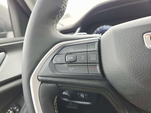 Used 2023 Jeep Grand Cherokee Laredo w/ Luxury Tech Group I image 19