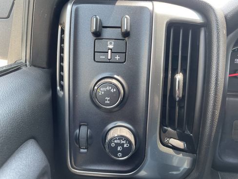 Used 2018 Chevrolet Silverado 1500 LT w/ All Star Edition image 22