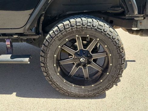 Used 2015 Jeep Wrangler Unlimited Sahara w/ Connectivity Group image 4