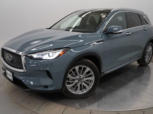 Used 2023 INFINITI QX50 Luxe AWD/4WD image 3