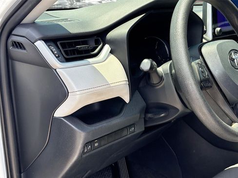Used 2023 Toyota RAV4 XLE w/ Convenience Package FWD image 10