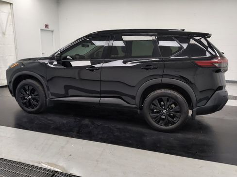 Used 2021 Nissan Rogue SV w/ Premium Package FWD image 3