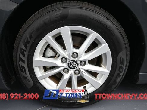 Used 2025 Toyota Camry LE FWD image 18