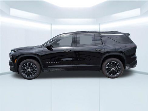 New 2026 Chevrolet Traverse LT w/ Sun and Wheel Package FWD image 2