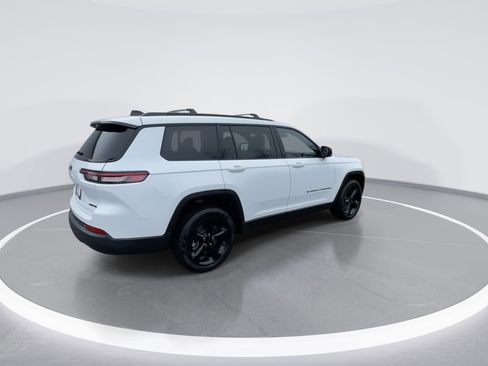 Used 2025 Jeep Grand Cherokee L Limited w/ Black Appearance Package image 20