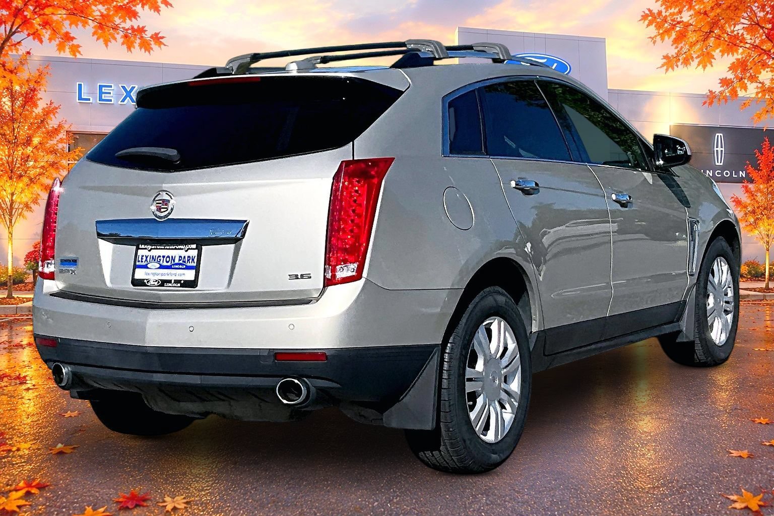 Used 2015 Cadillac SRX Luxury w/ Driver Awareness Package FWD image 5