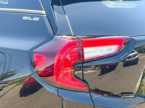 Used 2024 GMC Terrain SLE FWD image 8
