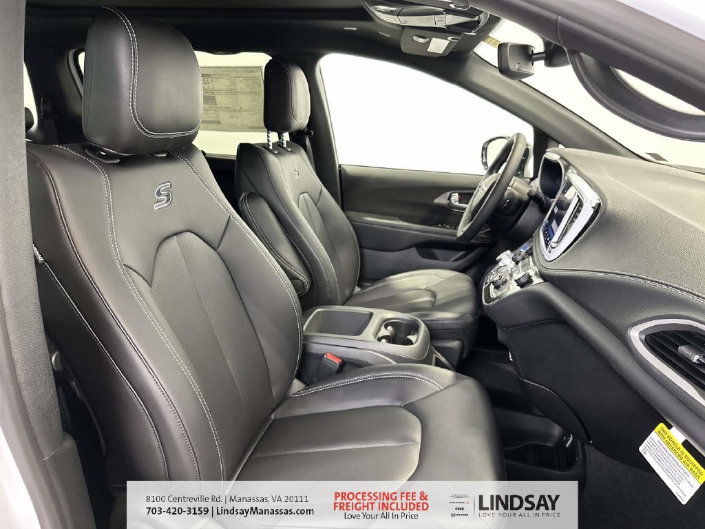New 2026 Chrysler Pacifica Select w/ S Appearance Package FWD image 14