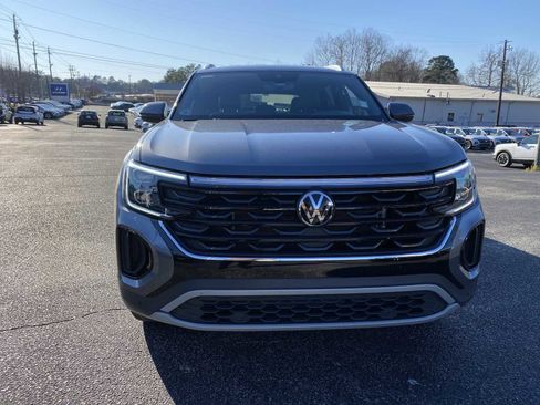 Used 2024 Volkswagen Atlas Cross Sport SE image 3