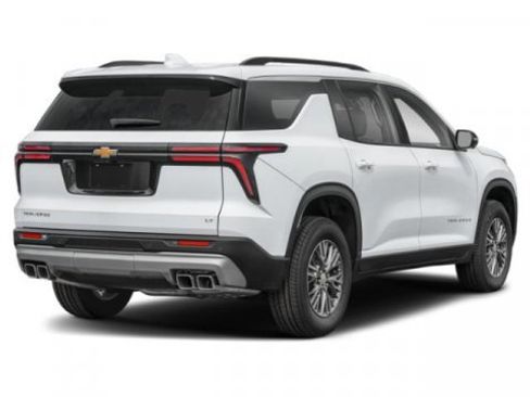 Used 2026 Chevrolet Traverse LT w/ Driver Confidence Package AWD/4WD image 3