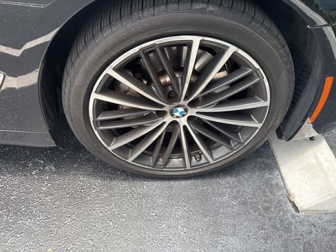 Used 2023 BMW 530i w/ Premium Package RWD image 7