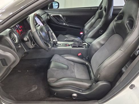 Used 2009 Nissan GT-R Premium AWD/4WD image 14
