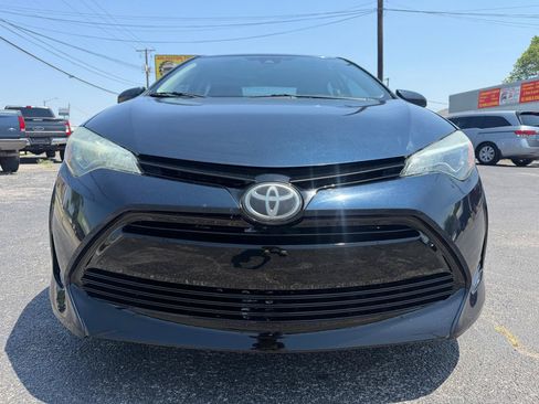 Used 2017 Toyota Corolla LE FWD image 2