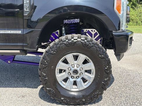 Used 2017 Ford F250 Platinum AWD/4WD image 9