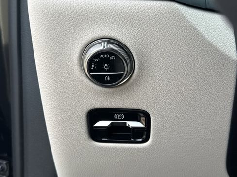 Used 2026 Mercedes-Benz GLC 300 4MATIC image 17