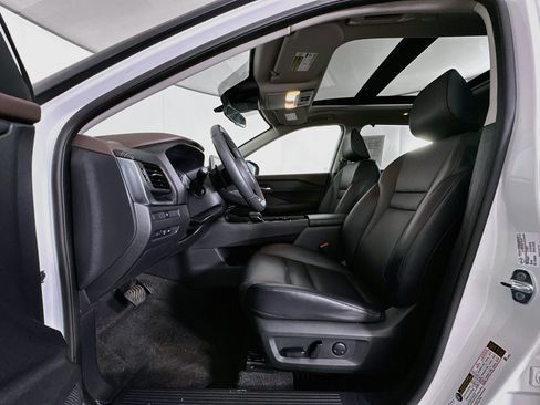 Used 2023 Nissan Rogue SV w/ SV Premium B Package FWD image 13