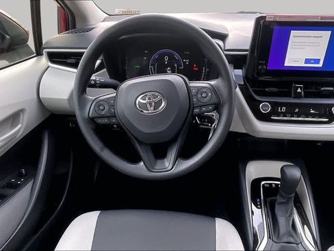 Used 2026 Toyota Corolla LE FWD image 6