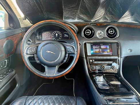 Used 2016 Jaguar XJ L Portfolio image 35