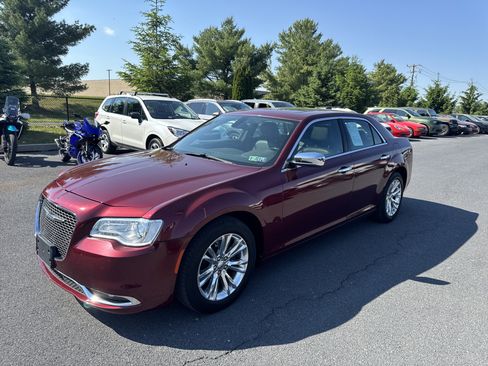 Used 2016 Chrysler 300 C RWD image 13