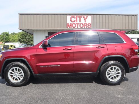 Used 2018 Jeep Grand Cherokee Laredo AWD/4WD image 9
