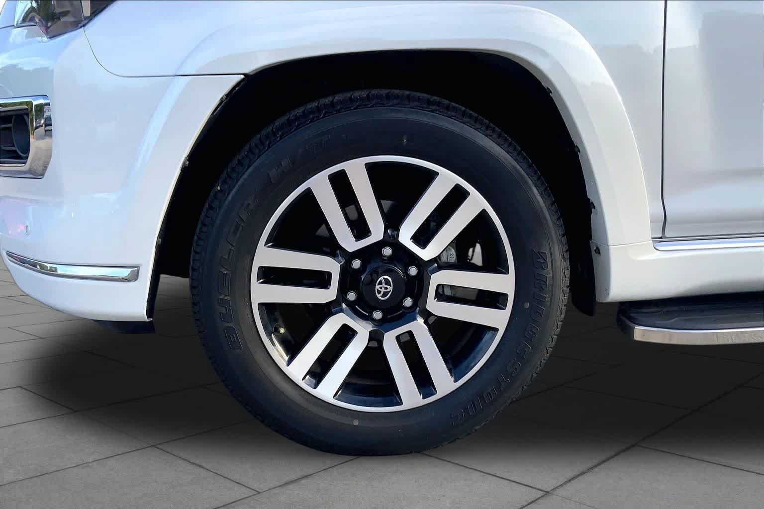 Used 2022 Toyota 4Runner Limited RWD image 11