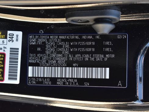 Used 2024 Toyota Sienna Limited AWD/4WD image 40