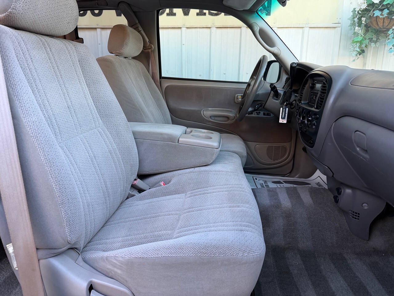 Used 2001 Toyota Tundra SR5 w/ Convenience Pkg RWD image 12