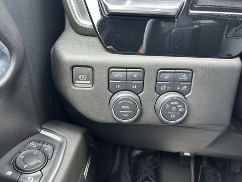 Used 2023 Chevrolet Silverado 1500 LTZ image 27