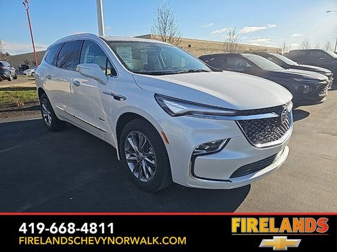 Used 2024 Buick Enclave Avenir w/ Avenir Technology Package image 3