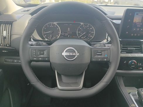 New 2026 Nissan Pathfinder SV image 11