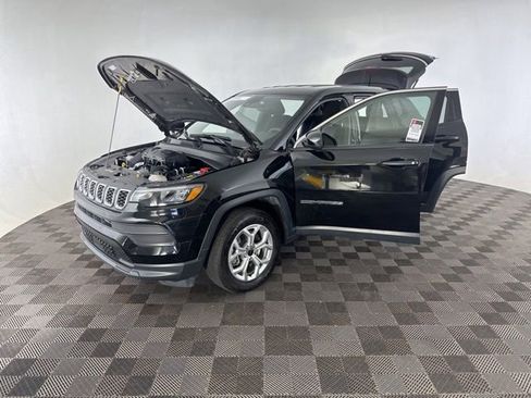 Used 2025 Jeep Compass Sport AWD/4WD image 10