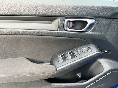 Used 2023 Honda Civic Sport image 17