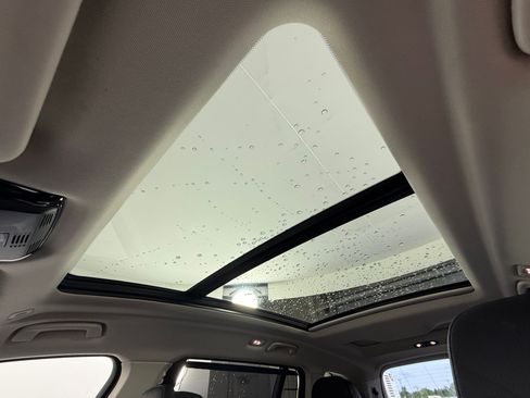 Used 2024 BMW X7 xDrive40i w/ Premium Package image 14