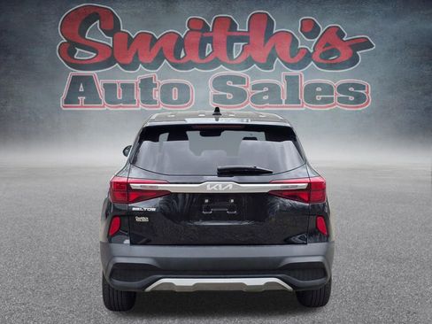 Used 2022 Kia Seltos LX image 5