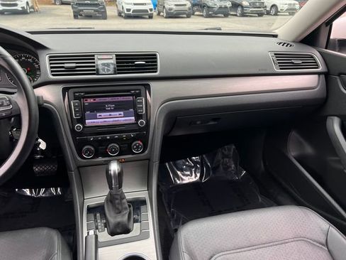 Used 2015 Volkswagen Passat 1.8T SE image 14