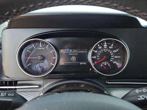 Used 2024 Kia Carnival LX FWD image 25