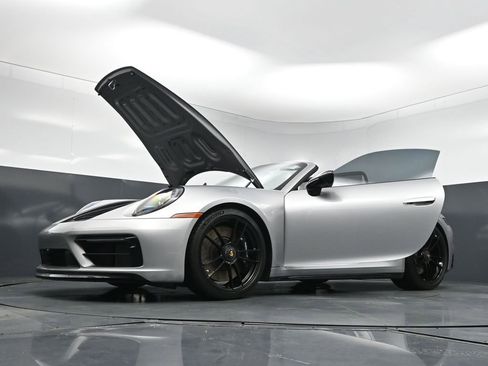 Certified 2024 Porsche 911 Carrera GTS RWD image 33