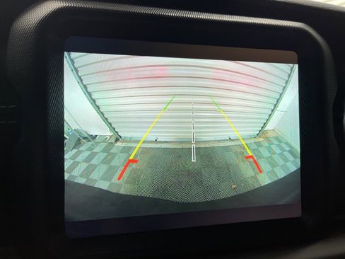 Used 2018 Jeep Wrangler Unlimited Sahara image 13