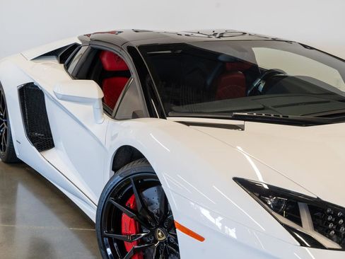 Used 2015 Lamborghini Aventador LP 700-4 image 36