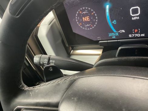 Used 2025 GMC Hummer EV 3X w/ LPO, Dark Essentials Package image 18