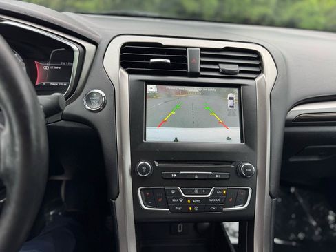 Used 2018 Ford Fusion SE w/ Equipment Group 602A FWD image 28